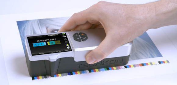 Espectro densitómetro Semi-automático Techkon SpectroDens Premium (impresos CMYK y Pantone).png